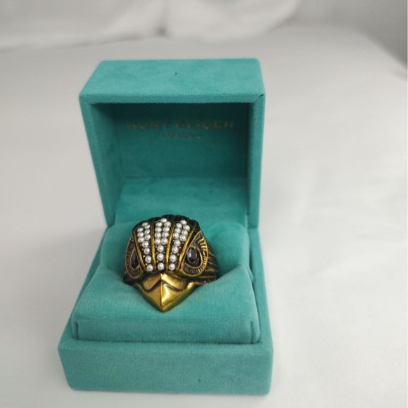 Kurt Geiger London Ring Signature Eagle Crest Pearl Cocktail Ring - Picture 11 of 13